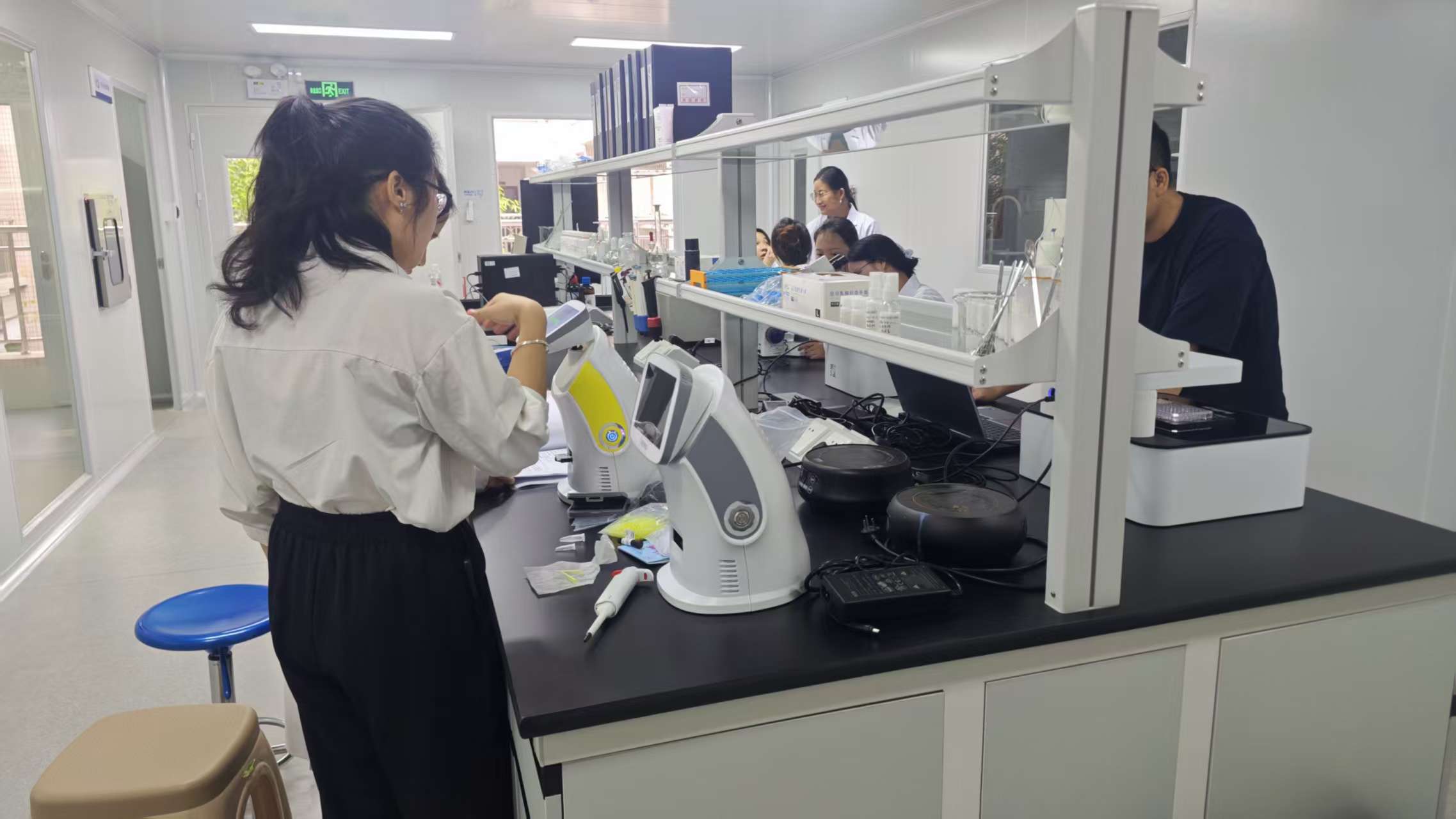 吴少微博士师生团队莅临博大博聚开展化妆品测评技术研讨