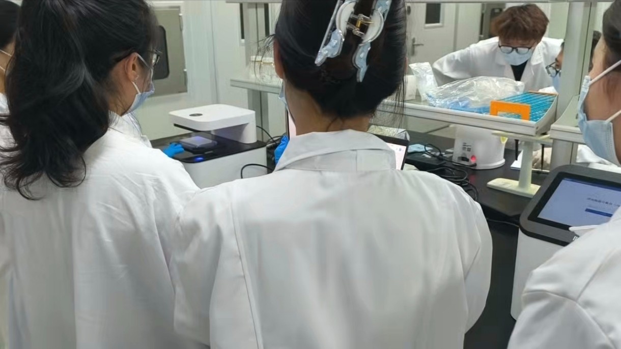 吴少微博士师生团队莅临博大博聚开展化妆品测评技术研讨